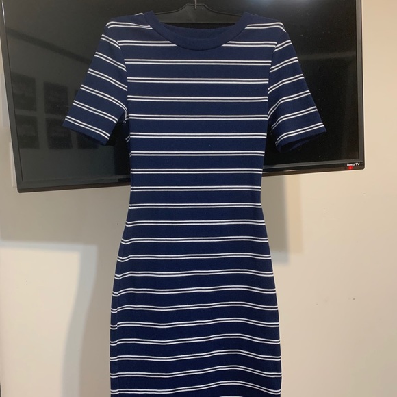 Blue and white dress - Picture 2 of 4